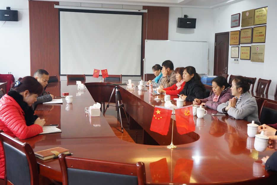 云南勐县人民政府考察团一行莅临泸州金土地公司考察指导